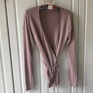 Beautiful dusty pink Wilfred Free wrap sweater
